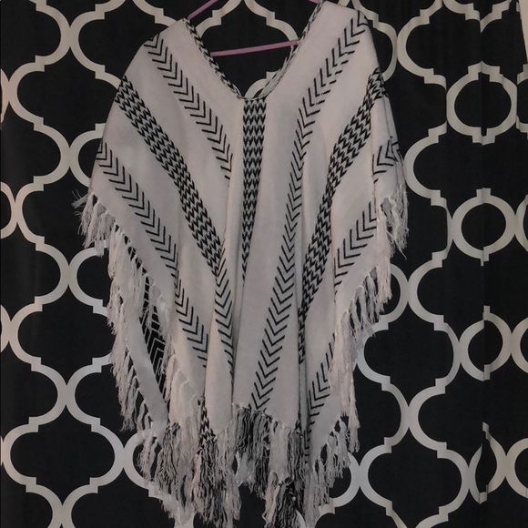 Express southwest striped poncho - Picture 3 of 3